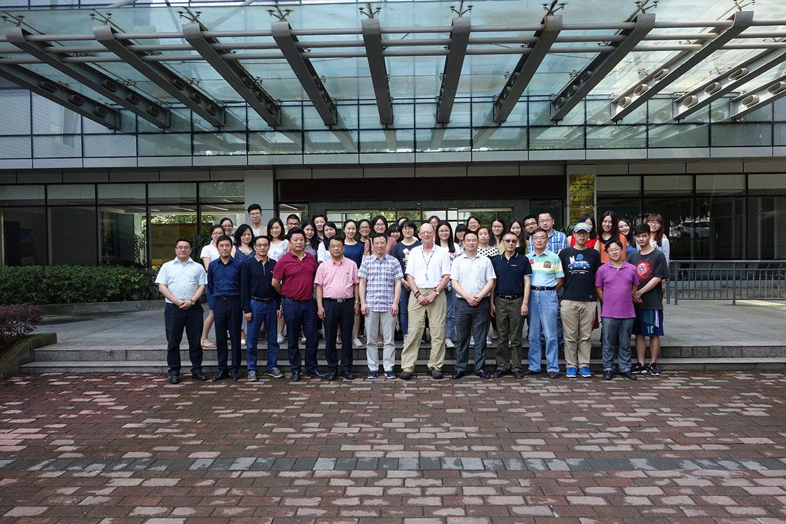Attendees of the May 21 seminar on community journalsim gather for a group portrait on the campus of Southwest University of Political Science and Law in Chongqing. (courtesy of SWUPL)